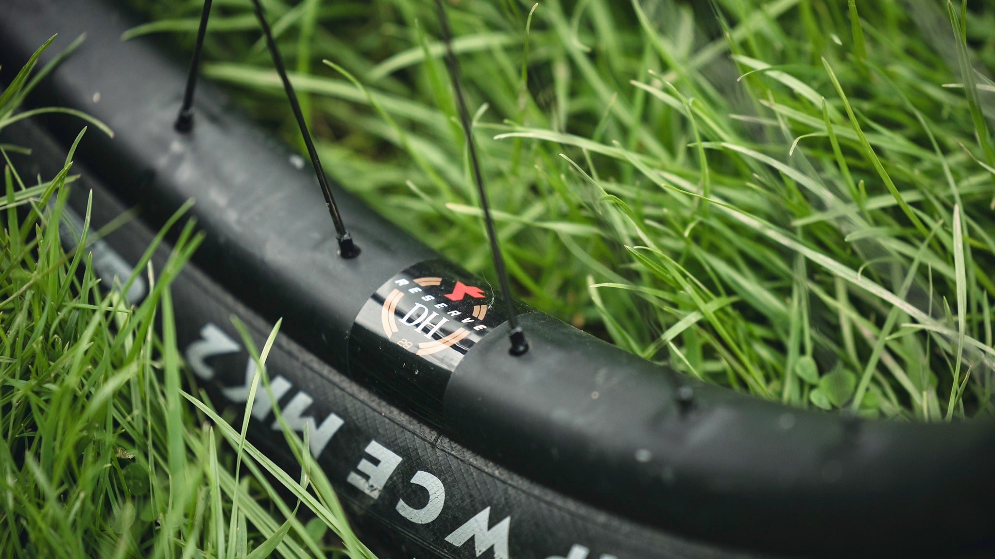 Reserve 30 HD DH Wheelset - Thumbnail 4